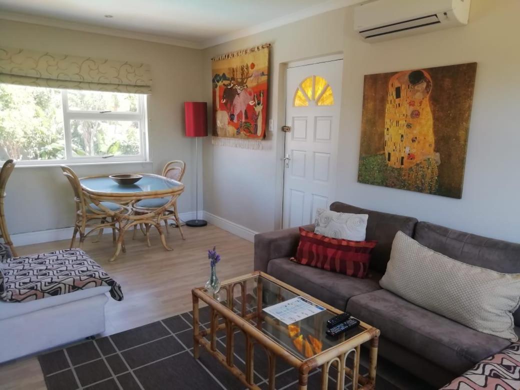 Maroela House Guest Accommodation Bellville Exterior photo
